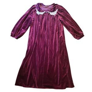Vintage 1970s Nightgown Women's XL Burgundy Velvet Lace Collar Cottage Modest